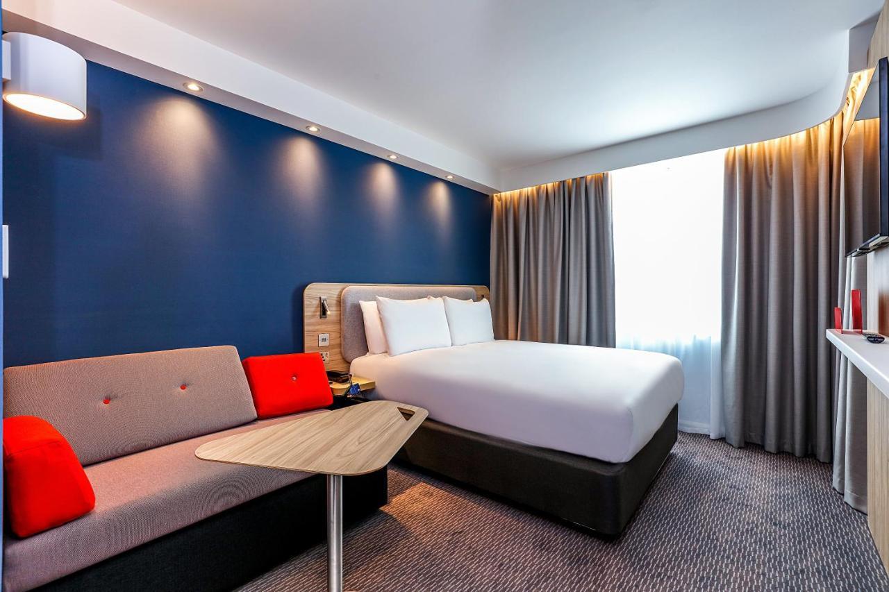 Holiday Inn Express - Bicester By Ihg Exterior foto