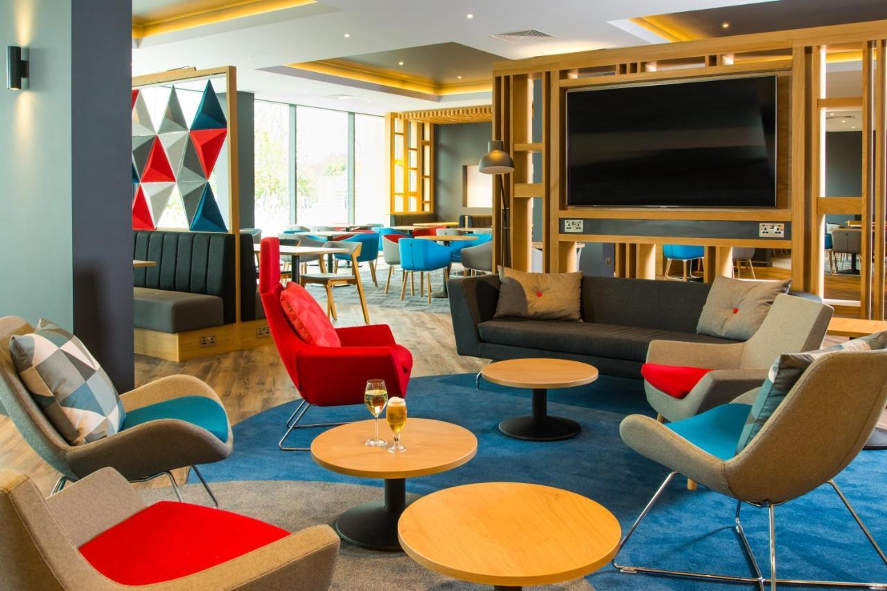 Holiday Inn Express - Bicester By Ihg Exterior foto