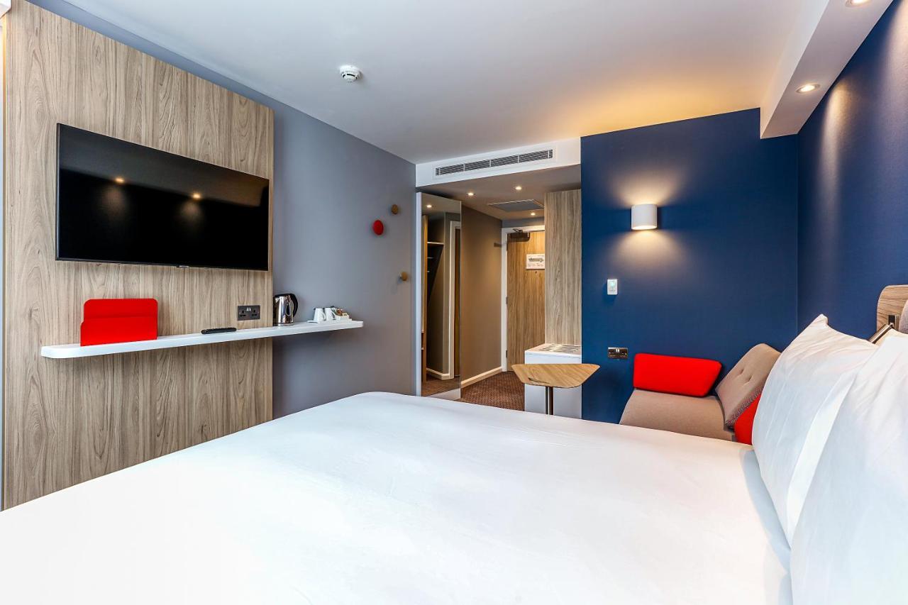 Holiday Inn Express - Bicester By Ihg Exterior foto
